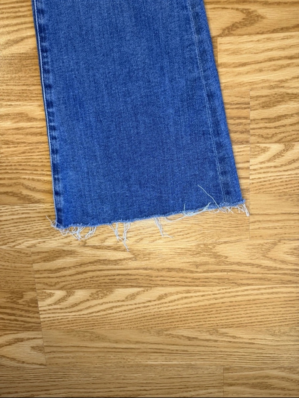 MOTHER The Lil Weekender Fray Jeans Sz 27 A Groovy Kind Of Love Flare Raw Hem - Picture 7 of 10